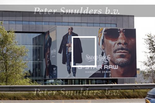 Amsterdam 16 april 2021
Snoop Dogg reclame abri op het pand van GSTAR RAW