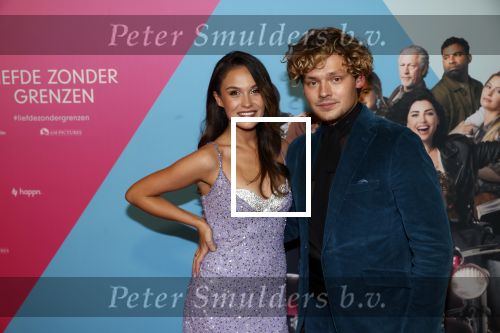 Amsterdam 11 oktober 2021
Premiere Liefde zonder grenzenin Tuschinski met in de hoofdrol Yolanthe Cabau v Kasbergen Jim Bakkum Soy Kroon Abbey Hoes  Hajo Bruins en Peggy Vrijens
