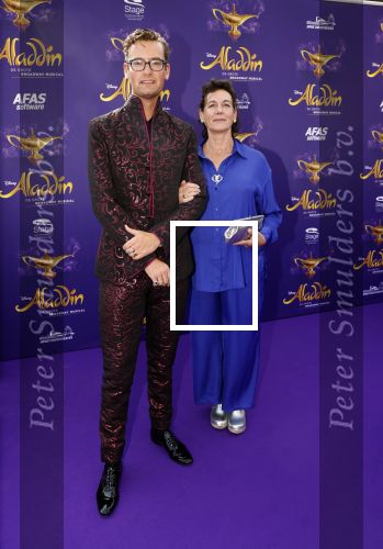 Scheveningen 26 september 2021
Premiere Aladdin in het circustheater. Splinter Chabot met zijn moeder