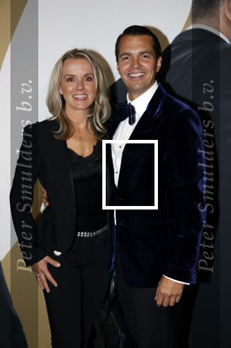 Amsterdam 28 september 2021
Premiere James Bond in Tuschinski. Michiel Mol en zijn vrouw Marlous met schoonzus Suze Mens en haar man Emiel de Sevren