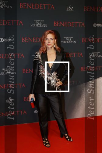 Amsterdam 12 oktober 2021
Premiere Benedetta  in Tuschinski. paul Verhoeven is de regisseur. Tamara Brinkman met partner