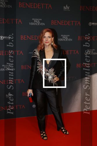 Amsterdam 12 oktober 2021
Premiere Benedetta  in Tuschinski. paul Verhoeven is de regisseur. Tamara Brinkman met partner
