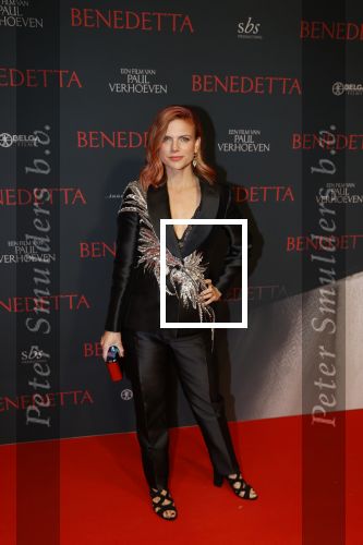 Amsterdam 12 oktober 2021
Premiere Benedetta  in Tuschinski. paul Verhoeven is de regisseur. Tamara Brinkman met partner