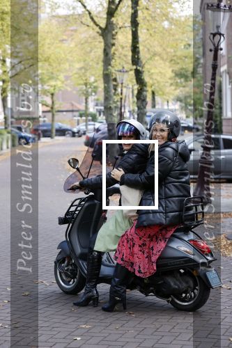Amsterdam 11 oktober 2021
Presentatie fit platform van Antje Monteiro fit at home health & lifestyle. Chimene v Oosterhout en tanja Jess kwamen op vespa scooter