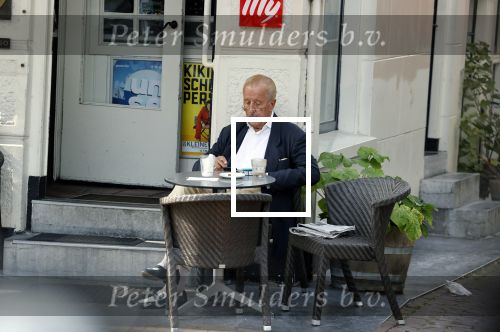 Amsterdam 17 september 2021
Theo Hiddema op terras en wandelend naar zijn huis