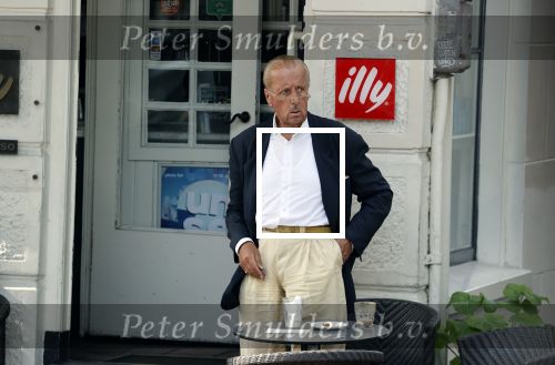 Amsterdam 17 september 2021
Theo Hiddema op terras en wandelend naar zijn huis