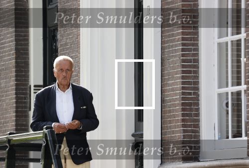 Amsterdam 17 september 2021
Theo Hiddema op terras en wandelend naar zijn huis