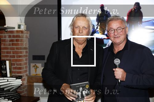 Volendam 12 oktober 2021
Boekpresentatie Jan Keizer bij Hotel Spaander in Volendam . Alle oude bendleden van BZN zijn aanwezig zoals Annie Schilder Carola Smit Jan Tuijp Jack Veerman Thomas Tol Dick Plat