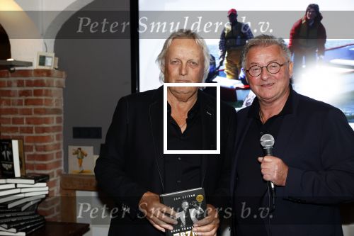Volendam 12 oktober 2021
Boekpresentatie Jan Keizer bij Hotel Spaander in Volendam . Alle oude bendleden van BZN zijn aanwezig zoals Annie Schilder Carola Smit Jan Tuijp Jack Veerman Thomas Tol Dick Plat