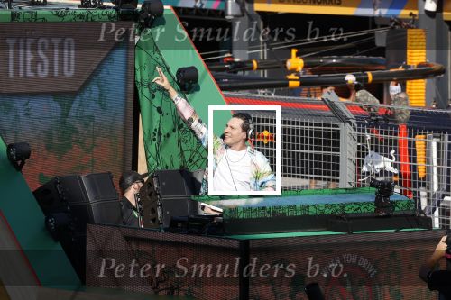 Zandvoort 5 september 2021
Dj Tiesto treedt op na de GP van Nederland . De wagen waar jij opstaat is ontworpen / kunstuk van Joseph Klibansky