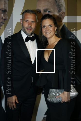 Amsterdam 28 september 2021
Premiere James Bond in Tuschinski. Tijl Beckand met partner