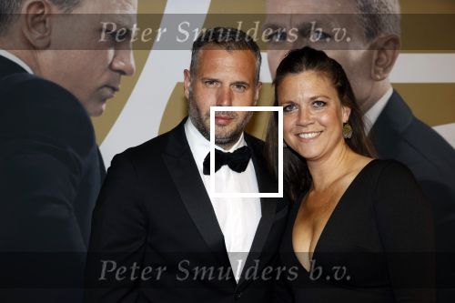 Amsterdam 28 september 2021
Premiere James Bond in Tuschinski. Tijl Beckand met partner