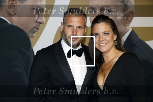 Amsterdam 28 september 2021
Premiere James Bond in Tuschinski. Tijl Beckand met partner