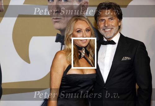 Amsterdam 28 september 2021
Premiere James Bond in Tuschinski. Toine v Peperstraten met zijn vriendin