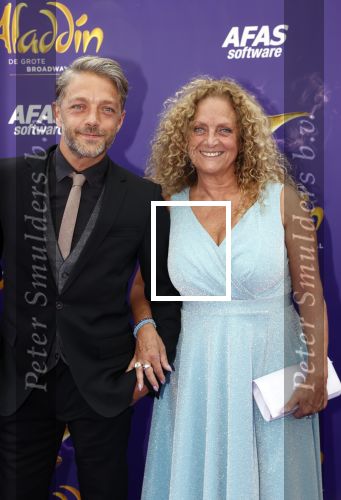 Scheveningen 26 september 2021
Premiere Aladdin in het circustheater.
Tommie Christiaan met zijn moeder