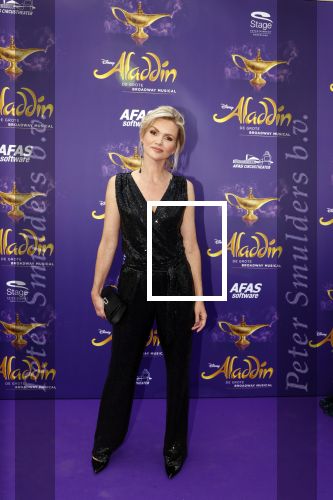 Scheveningen 26 september 2021
Premiere Aladdin in het circustheater. Bastiaan ragas en zijn vrouw Tooske met hun kinderen