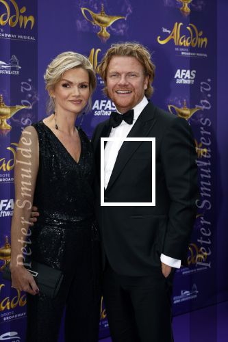 Scheveningen 26 september 2021
Premiere Aladdin in het circustheater. Bastiaan ragas en zijn vrouw Tooske met hun kinderen