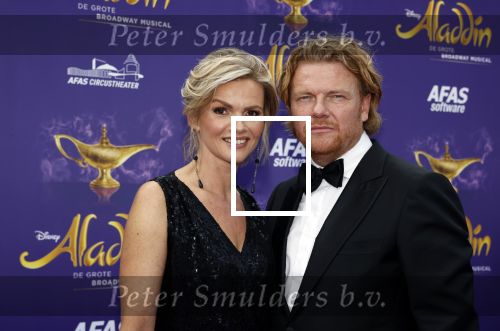 Scheveningen 26 september 2021
Premiere Aladdin in het circustheater. Bastiaan ragas en zijn vrouw Tooske met hun kinderen