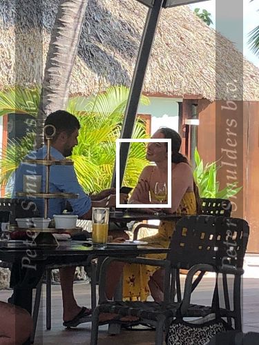 Curacao 13 oktober 2021
First dates  barmaan Victor Abeln met zijn nieuwe vriendin bij Kontiki beach .