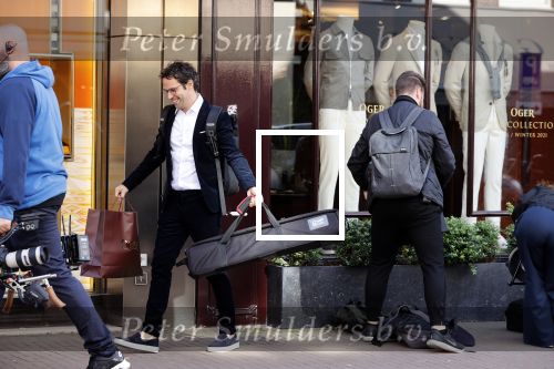 Amsterdam 20 september 2021
Victor Mids heeft weer opnames voor zijn programma Mindfuck. Hier zijn ze op de pc hooftstraat bij Oger