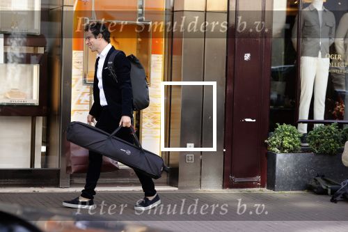 Amsterdam 20 september 2021
Victor Mids heeft weer opnames voor zijn programma Mindfuck. Hier zijn ze op de pc hooftstraat bij Oger