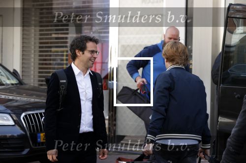 Amsterdam 20 september 2021
Victor Mids heeft weer opnames voor zijn programma Mindfuck. Hier zijn ze op de pc hooftstraat bij Oger