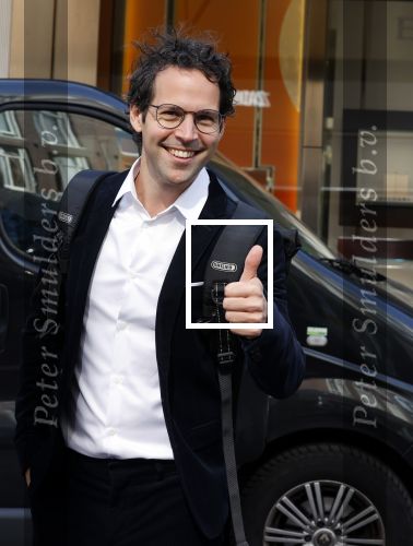 Amsterdam 20 september 2021
Victor Mids heeft weer opnames voor zijn programma Mindfuck. Hier zijn ze op de pc hooftstraat bij Oger