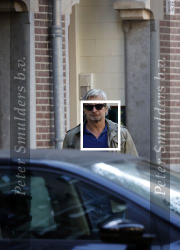 Amsterdam 4 en 8 oktober 2021
Victor Reinier bij zijn huis in Amsterdam zuid.
