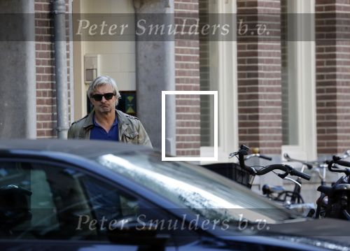 Amsterdam 4 en 8 oktober 2021
Victor Reinier bij zijn huis in Amsterdam zuid.