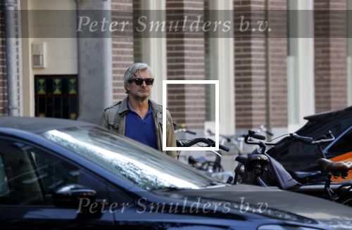 Amsterdam 4 en 8 oktober 2021
Victor Reinier bij zijn huis in Amsterdam zuid.