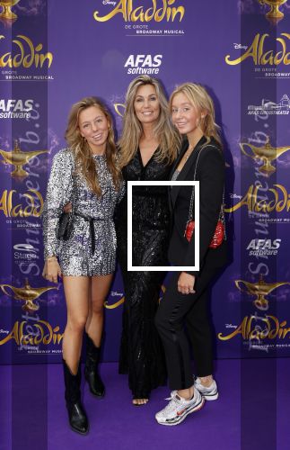 Scheveningen 26 september 2021
Premiere Aladdin in het circustheater.
Vivian Slingerland met dochters