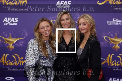 Scheveningen 26 september 2021
Premiere Aladdin in het circustheater.
Vivian Slingerland met dochters