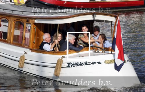 Amsterdam 6 september 2021
Willibrord Frequin viert zijn 80e verjaardag  met zijn kinderen vrouw en beste vrienden op een boot op de grachten van Amsterdam. Zijn kinderen Barbara Rebecca Louis . Willibrord zijn broer Aad Ouborg Fons de Poel en Guido Maas