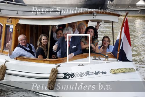 Amsterdam 6 september 2021
Willibrord Frequin viert zijn 80e verjaardag  met zijn kinderen vrouw en beste vrienden op een boot op de grachten van Amsterdam. Zijn kinderen Barbara Rebecca Louis . Willibrord zijn broer Aad Ouborg Fons de Poel en Guido Maas