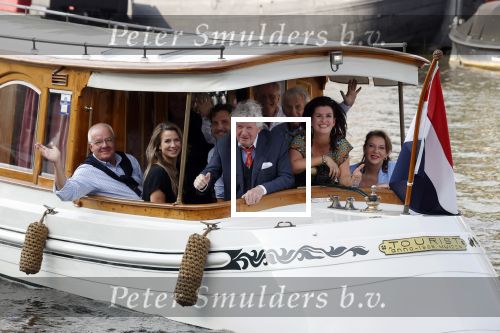 Amsterdam 6 september 2021
Willibrord Frequin viert zijn 80e verjaardag  met zijn kinderen vrouw en beste vrienden op een boot op de grachten van Amsterdam. Zijn kinderen Barbara Rebecca Louis . Willibrord zijn broer Aad Ouborg Fons de Poel en Guido Maas