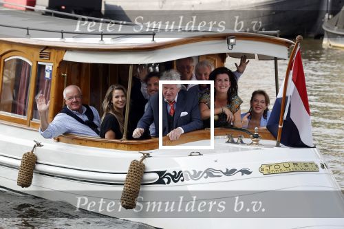 Amsterdam 6 september 2021
Willibrord Frequin viert zijn 80e verjaardag  met zijn kinderen vrouw en beste vrienden op een boot op de grachten van Amsterdam. Zijn kinderen Barbara Rebecca Louis . Willibrord zijn broer Aad Ouborg Fons de Poel en Guido Maas
