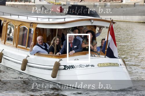 Amsterdam 6 september 2021
Willibrord Frequin viert zijn 80e verjaardag  met zijn kinderen vrouw en beste vrienden op een boot op de grachten van Amsterdam. Zijn kinderen Barbara Rebecca Louis . Willibrord zijn broer Aad Ouborg Fons de Poel en Guido Maas