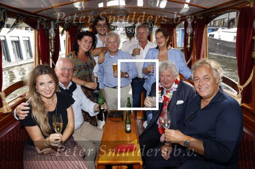 Amsterdam 6 september 2021
Willibrord Frequin viert zijn 80e verjaardag  met zijn kinderen vrouw en beste vrienden op een boot op de grachten van Amsterdam. Zijn kinderen Barbara Rebecca Louis . Willibrord zijn broer Aad Ouborg Fons de Poel en Guido Maas