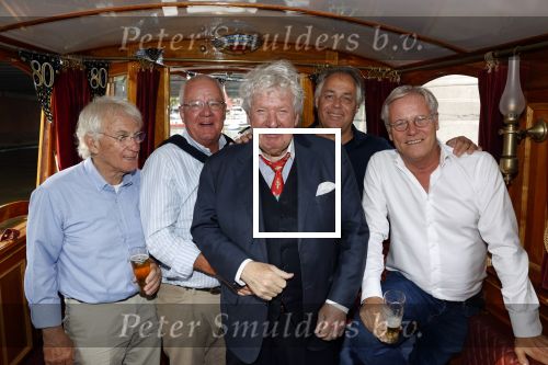 Amsterdam 6 september 2021
Willibrord Frequin viert zijn 80e verjaardag  met zijn kinderen vrouw en beste vrienden op een boot op de grachten van Amsterdam. Zijn kinderen Barbara Rebecca Louis . Willibrord zijn broer Aad Ouborg Fons de Poel en Guido Maas