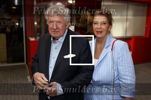 Hoofddorp 19 september 2021
Premiere van Barrie Stevens in de schouwburg van Hoofddorp. Willibrord Frequin kwam met zijn  vrouw