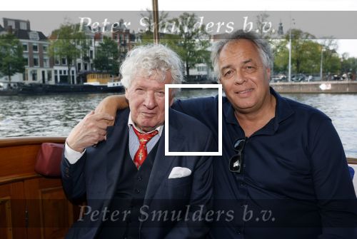 Amsterdam 6 september 2021
Willibrord Frequin viert zijn 80e verjaardag  met zijn kinderen vrouw en beste vrienden op een boot op de grachten van Amsterdam. Zijn kinderen Barbara Rebecca Louis . Willibrord met Aad Ouborg