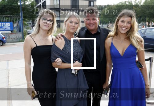 Amsterdam 26 september 2021
Premiere Las Vegas Show Hans Klok in the Harbour Club. Wolter Kroes met zijn vrouw Tess en dochter