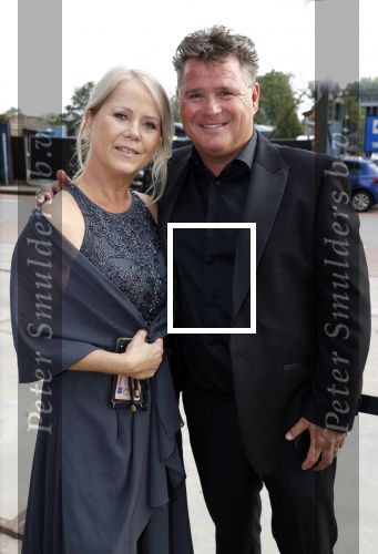Amsterdam 26 september 2021
Premiere Las Vegas Show Hans Klok in the Harbour Club. Wolter Kroes met zijn vrouw Tess en dochter