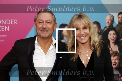 Amsterdam 11 oktober 2021
Premiere Liefde zonder grenzenin Tuschinski met in de hoofdrol Yolanthe Cabau v Kasbergen Jim Bakkum Soy Kroon Abbey Hoes  Hajo Bruins en Peggy Vrijens . Xenia Kasper met partner