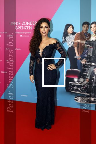 Amsterdam 11 oktober 2021
Premiere Liefde zonder grenzenin Tuschinski met in de hoofdrol Yolanthe Cabau v Kasbergen Jim Bakkum Soy Kroon Abbey Hoes  Hajo Bruins en Peggy Vrijens