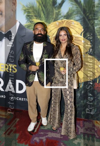 Amsterdam 25 september 2022
Premiere ticket to paradise in Tuschinski.
A.R.Le Shershaby en Joanna Marlow