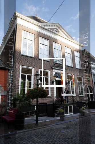Grave 29 september 2022
Nieuwe winkel van Addy v d Krommenacker in Grave . Het pand is van zijn zus.