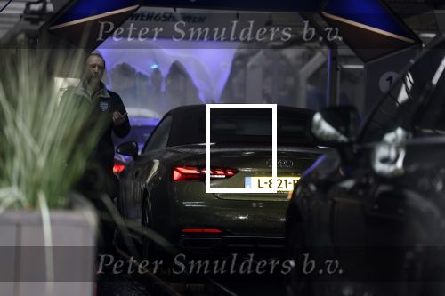 Amsterdam 5 oktober 2022
Astrid Joosten gaat haar audi A5 cabrio wassen bij Loogman en daarna naar huis.