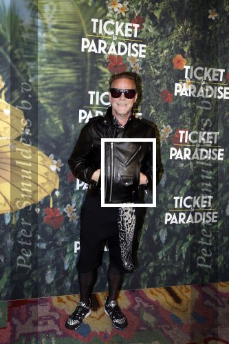 Amsterdam 25 september 2022
Premiere ticket to paradise in Tuschinski.
Bastiaan v Schaik