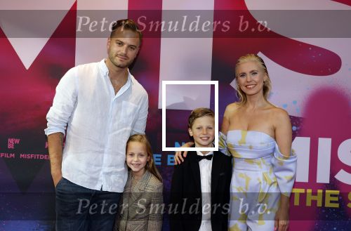 Amsterdam 30 september 2022
Premiere Misfit in Pathe arena.
De cast bestond oa uit Bettina Holwerda, Timor Steffens Senna Ramos Duncan Tromp Stefania Nienke v Dijk Anique Dreamon Kes v d Broek Ricky Naingolan Roosmarijn Wind Felice Poppeliers en Kimberley Agyarko